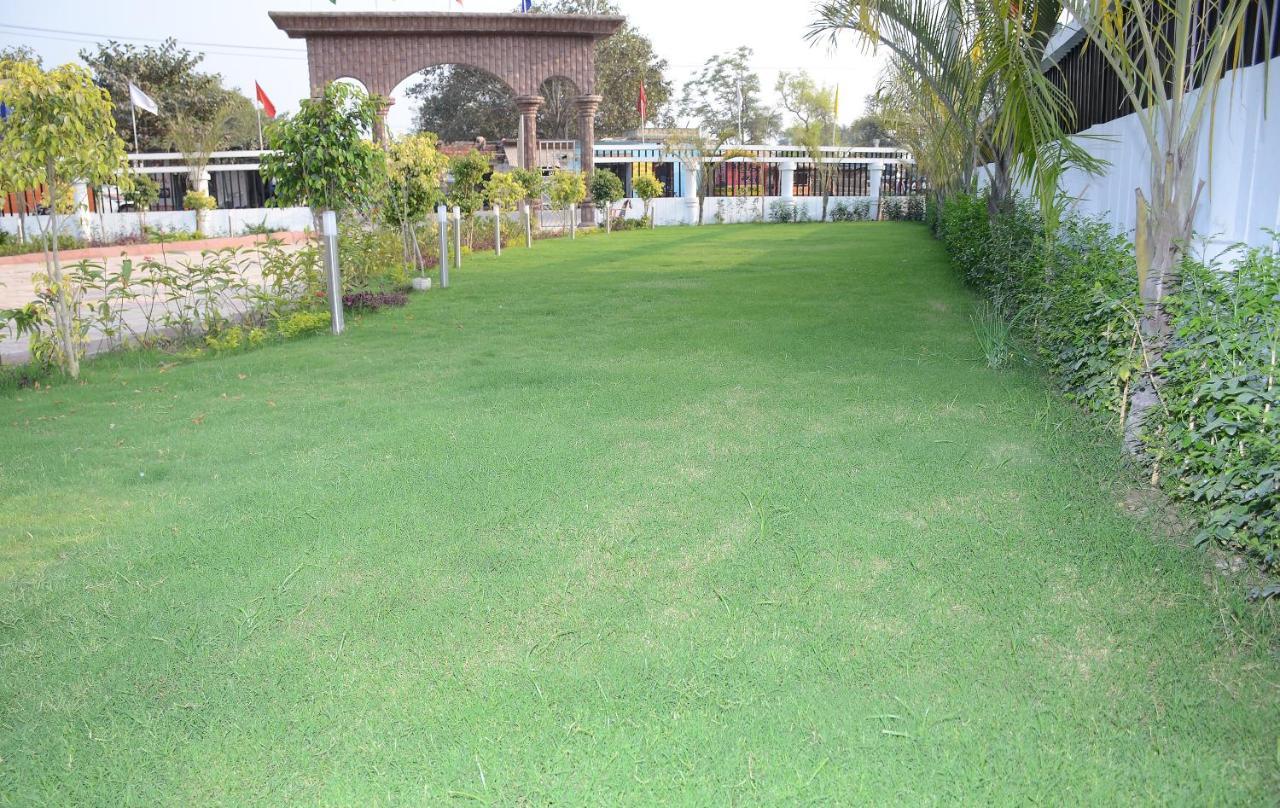Vaishnavi Clarks Inn Buxar Exterior photo